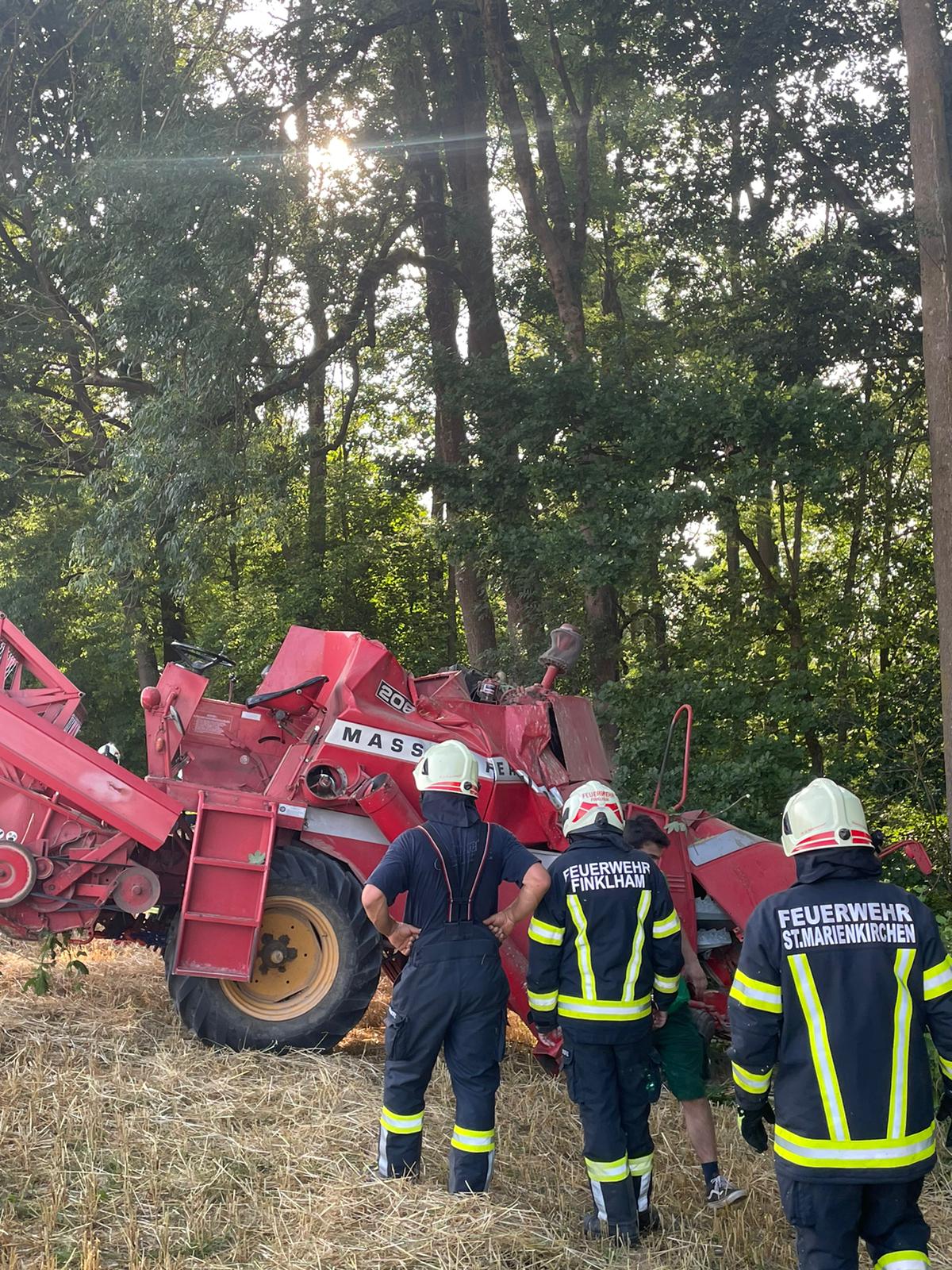 Verkehrsunfall Eingeklemmte Person | Freiwillige Feuerwehr Finklham